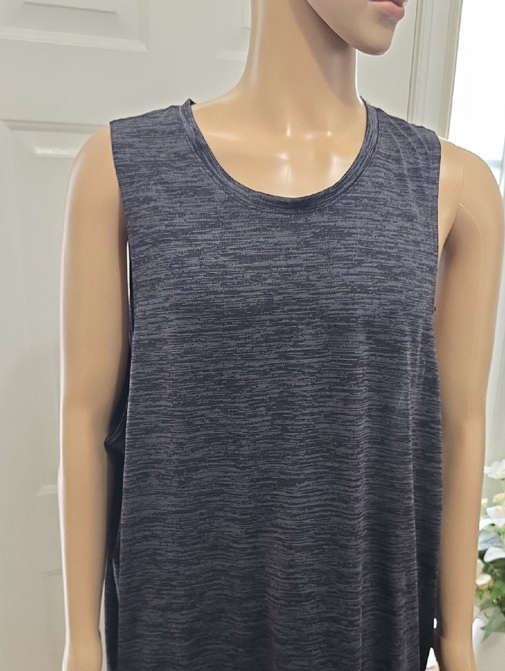 XERSION BRAND MEN'S BLACK HEATHER TANK TOP SIZE LARGE